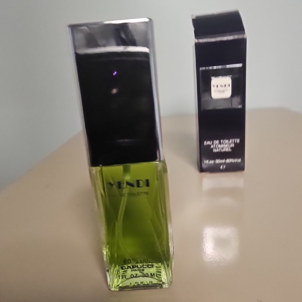 RARE New Yendi by Capucci Paris Eau De Toilette Spray Perfume 1 fl oz - 30ml - Picture 2 of 6